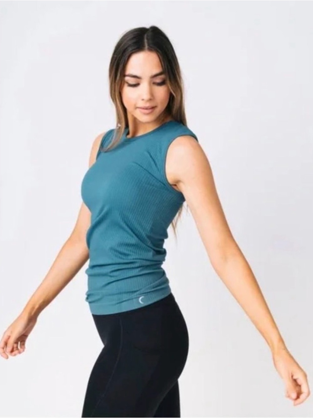 Zyia Parallel Moss
Ribbed Sleeveless Tank Top -Teal